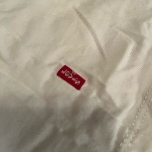Levi’s tshirt